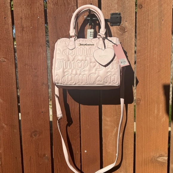 Juicy Couture Handbags - Juicy Couture BESTSELLERS FAME SATCHEL 🩷🤍